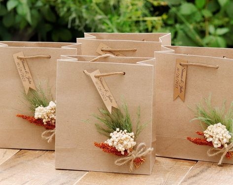 happyceremonies - Etsy UK Unique Paper Bag, Wedding Hotel Bags, Creative Gift Wraps, Welcome Bag, Elegant Hotel, Gifts Wrapping Diy, Kraft Bag, Wedding Gift Bags, Wedding Welcome Bags