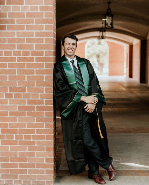 Fun graduation photo ideas for guys | Baylor senior pictures for boys Graduation Photo Ideas For Guys, Graduation Poses For Guys, Hbcu Graduation Pictures, Baylor Graduation, Poses Practice, Graduation Pictures College, College Grad Pictures, High School Graduation Pictures, Cap And Gown Photos