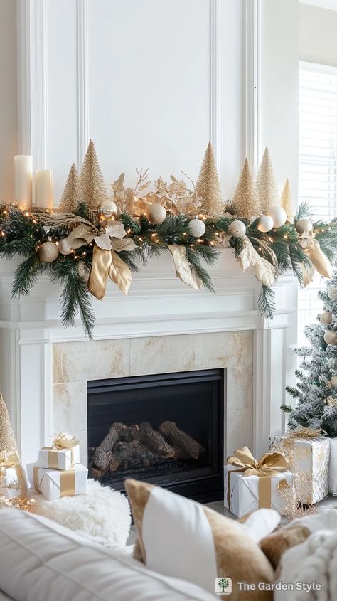 White And Gold Holiday Decor, Cream Gold Christmas Decor, Cream And Gold Christmas Decor, Gold And Cream Living Room, Gold White Christmas Decor, Colorful Christmas Decor Ideas, Cream And Gold Christmas, White And Gold Christmas Decor, Colorful Christmas Decor