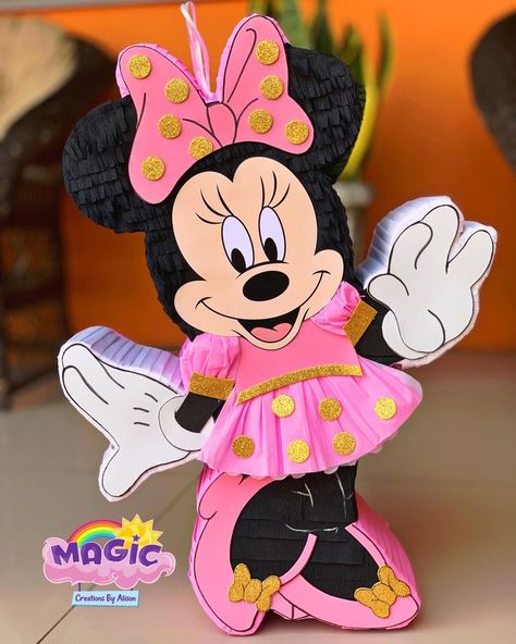 Minnie Pinata, Mickey Mouse Pinata, Minnie Mouse Pinata, Disney Wedding Favors, Minnie Mouse Birthday Theme, Mickey Decorations, Minnie Mouse Decorations, Minnie Mouse Balloons, Minnie Mouse First Birthday