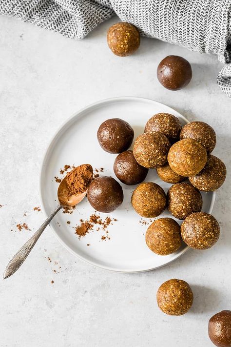 Vegan Energy Balls, I Am Hungry, Snack Balls, Chocolate Balls, Plant Based Snacks, Plant Based Protein Powder, Protein Bites, Pecan Nuts, Bliss Balls