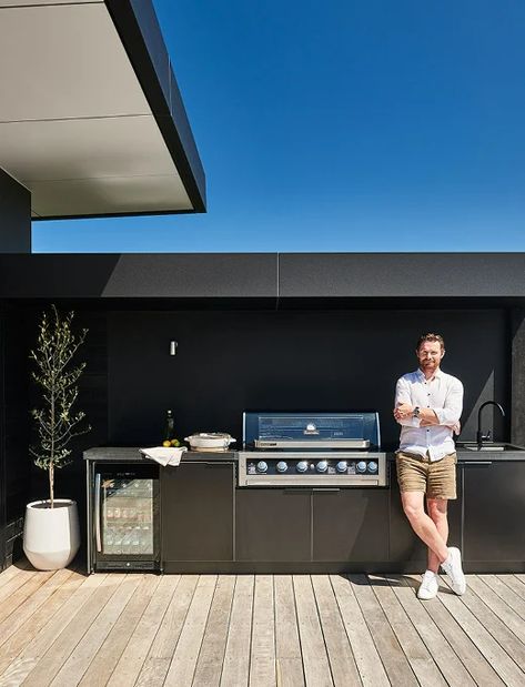 Patrick Dangerfield, Contemporary Coastal Home, Modern Hamptons Home, Bbq Backyard, Alfresco Designs, White Beach House, Modern Hampton, Outdoor Bbq Kitchen, Rustic Coastal