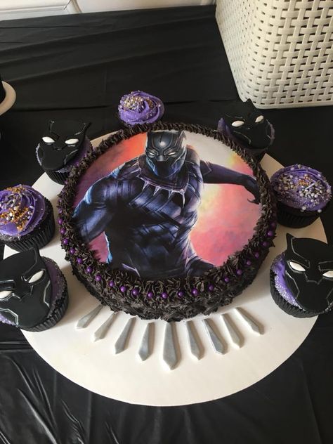 Black Panther Cupcakes Ideas, Black Panther Cake Ideas, Black Panther Cupcakes, Black Panther Birthday Party Ideas, Black Panther Birthday Cake, Black Panther Birthday Party, Black Panther Cake, Panthers Cake, Black Panther Birthday