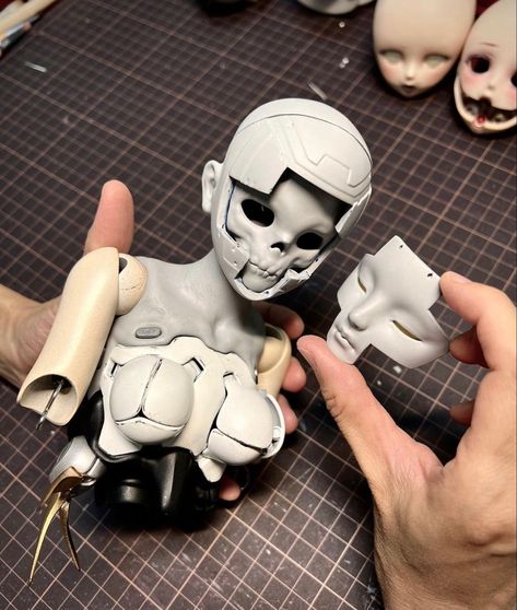 Dolly Planet on Instagram: "Head No.5 can also fit Head No.7 Body stand ! 😉#bjd #bjddoll #bjdphotography #bjdinstagram #bjddollsculpting #bjdsculpt #dollyplanet" Bjd Head Sculpt, Bjd Body Reference, Bjd Hands, Bjd Dolls Tutorial, Bjd Sculpting, Clay Bjd, Bjd Making, Doll Anatomy, Robot Reference