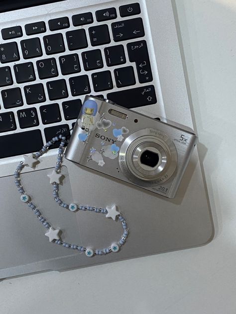 Sony Digital Camera Aesthetic, Digital Camera Deco, Digital Camera Decorations, Sony Cybershot Camera Aesthetic, Digital Camera Decorated, Sony Camera Aesthetic, Cute Cameras, Sony Cybershot Camera, Vintage Camera Decor