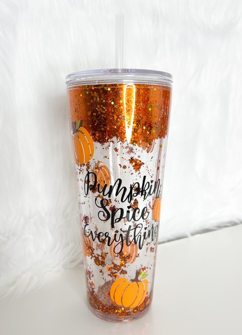 Fall Snowglobe Tumbler, Cricut Snowglobe, Snow Globe Tumbler Ideas, Fall Tumbler Cups, Christmas Snowglobe Tumbler, Starbucks Fall Cups, Cup Business, Cup Inspiration, Customized Cups