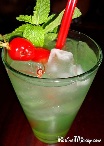 Disneyland Mint Julep | Flickr - Photo Sharing! Mint Julep Recipe Disneyland, New Orleans Square Disneyland, Disney Test, Mint Julep Bar, Julep Recipe, Mint Julep Recipe, Kid Friendly Drinks, Mint Juleps, Party Drinks Alcohol