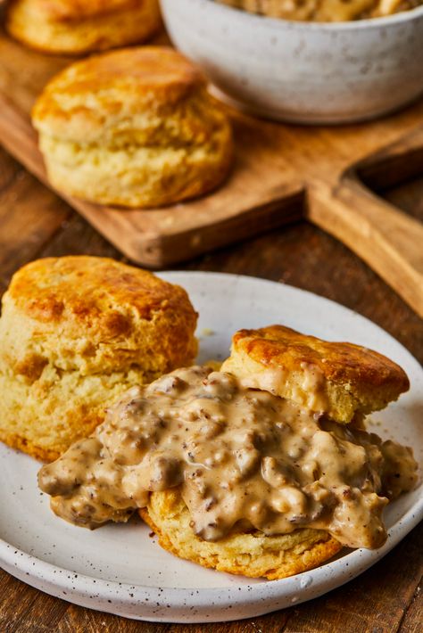 The BEST Sausage Gravy & Biscuits Recipe | Southern FATTY Gravy And Biscuits Recipe, Best Sausage Gravy, Southern Biscuits And Gravy, Best Sausage Gravy Recipe, Biscuit Recipes Uk, Southern Sausage Gravy, Gravy Biscuits, Gravy And Biscuits, Sausage Gravy And Biscuits