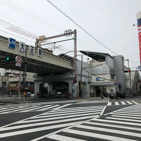 White Aesthetic Japan, Grey Green Aesthetic, Aesthetic Grey, Aesthetic Neutral, Chinese Aesthetic, Korean Japanese, Neutral Aesthetic, White Building, Aesthetic White