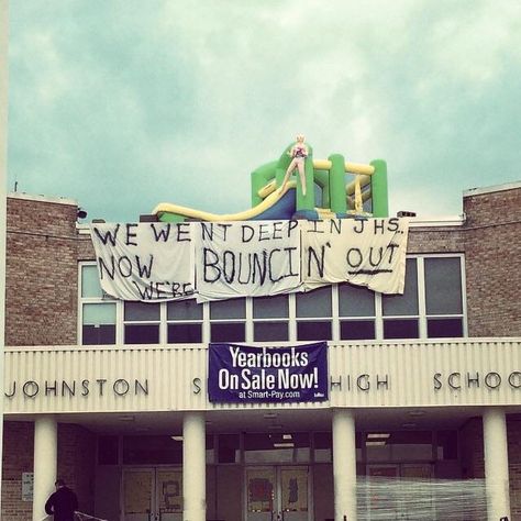 Two years ago my buddies and I put a bounce house on top of our high school as a senior prank. Senior Pranks High School Outside, Senior Prank Ideas High Schools, Senior Pranks High School, Senior Pranks High School Funny, Senior Prank Ideas, Senior Year Pranks, Best Senior Pranks, High School Funny, Senior Pranks