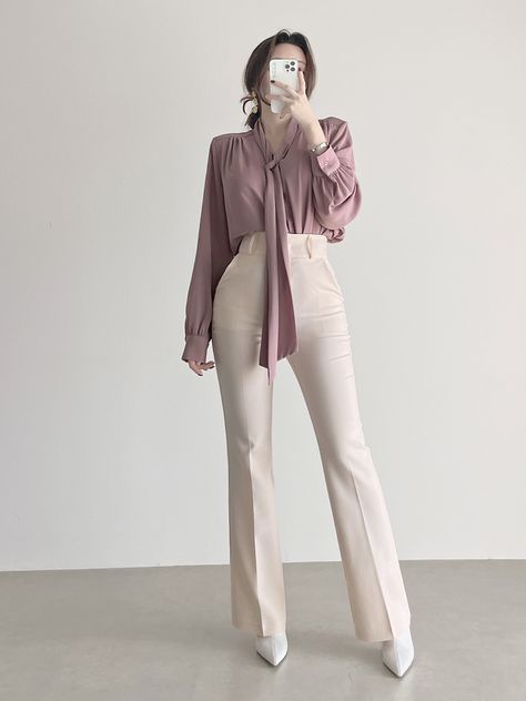 Slags Outfits, Korean Corporate Attire, Outfit Kantor, Smart Casual Women Outfits, Smart Casual Women, 70s Inspired Fashion, Gowns Dresses Elegant, Model Outfit, Office Outfits Women