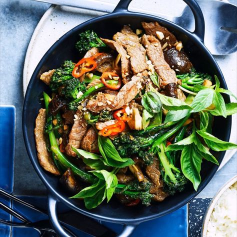 Miso Beef, Basil Stir Fry, Ginger Miso, Thai Beef, Kecap Manis, Beef Stir Fry, Stir Fry Recipes, Chinese Food, Meat Recipes