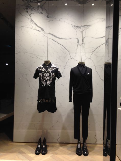 GIVENCHY@Omotesando Tokyo window display marble and mannequin hang in air Hanging Mannequin Display, Hanging Mannequin, Museum Concept, Mannequin Display, Concept Board, Window Displays, Window Display, Concept Store, Givenchy