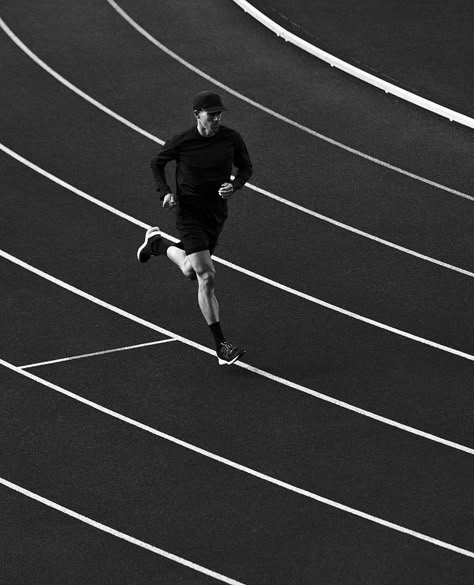 Ciele Athletics’s Instagram profile post: “we will move to movement.⁠⠀ we will continue to run.⁠⠀ ⁠⠀ to keep us all active in these times, we've teamed up with a few of our FRNDs and…” Athlete Pics, Man Running Aesthetic, Running Aesthetic Men, Athletic Photos, Athlete Lifestyle, Run Aesthetic, Hybrid Athlete, Athlete Aesthetic, Running Video