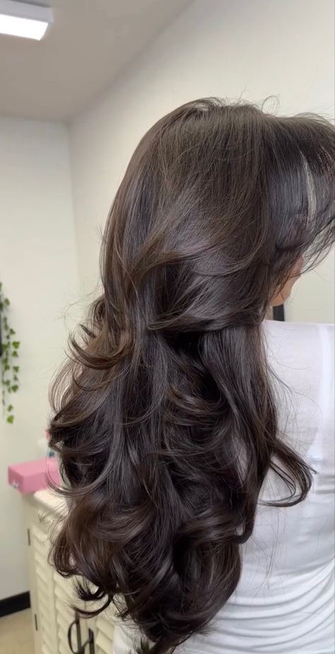 Long Curtain Bangs Blowout, Wedding Hairstyles Blowout, Layered Hair Perm, Blowout With Curtain Bangs, Chunky Layers Long Hair, Perm Blowout, Curtain Bangs Blowout, Front Layers Long Hair, Pretty Hair Cuts