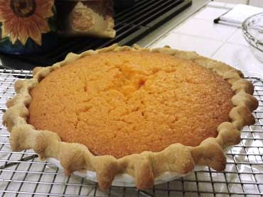 Sweet Potato Pie Homemade Sweet Potato Pie, Sweet Potato Pies Recipes, Pumpkin Pie Recipe, Holiday Eating, Potato Pie, Pumpkin Pie Recipes, Sweet Potato Pie, Pumpkin Flavor, Eat Dessert First