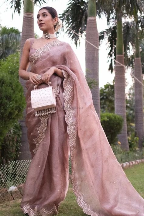 Presenting you latest bridal & bridesmaid outfits ideas for beach wedding. #weddingbazaar #indianwedding #indianbeachwedding #beachweddingoutfitguestwomen #beachweddingoutfitformen#beachweddingoutfitguest #beachweddingoutfitindian #beachweddingoutfitforwomen #beachweddingoutfitguestwomencausal #beachweddingoutfitguestwomenclassy #indianbeachweddingoutfitbridallehenga #indianbeachweddingoutfitguest #indianbeachweddingoutfitideas #indianbeachweddingoutfitthebride #indianbeachweddingoutfitwomen Western Sarees For Wedding, Goa Wedding Outfits For Women, Beach Wedding Saree, Beach Wedding Indian Outfit, Wedding Saree For Bridesmaid, Day Wedding Outfit Guest Indian, Saree Ideas For Wedding Guest, South Indian Wedding Guest Outfit, Saree For Wedding Guest