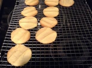 Lunchroom Butter Cookies Recipe, Cps Butter Cookie Recipe, Cafeteria Food, School Lunch Recipes, Southern Recipes Soul Food, Butter Cookies Recipe, Homemade Cake Recipes, Homemade Desserts, Peanut Butter Cookies