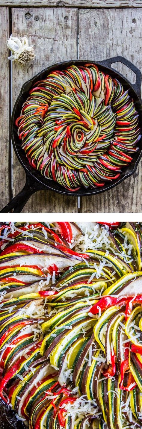 Roasted Garlic Ratatouille Recipe! Ratatouille Recept, Vegetarian Casserole Recipes, Spiced Vegetables, Vegetarian Casserole, Ratatouille Recipe, Colorful Food, Food Charlatan, God Mat, Think Food