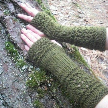 Dark Fairycore, Grunge Fairycore, Goblin Core, Dark Fairy, Fingerless Gloves Knitted, Mittens Pattern, Wrist Warmers, Knitted Gloves, Mode Inspo