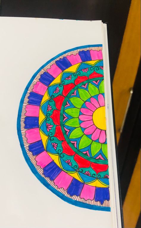 Semi-circle mandala for beginners! #mandala Semi Circle Mandala, Mandala For Beginners, Mandala Making, Mandala Top, Circle Mandala, Half Circle, Mandala Drawing, Mandala Coloring, Circle Shape