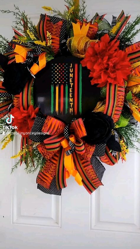 Juneteenth Wreath Ideas, Juneteenth Decoration Ideas, History Crafts For Kids, Kwanzaa Decor, African Wreath, Juneteenth Decorations, Juneteenth Wreath, Month Bulletin Board Ideas, Diva Wreaths