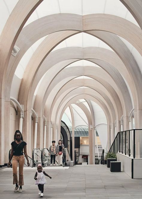 make architects completes curved ‘glulam’ timber structure walkway in melbourne Arch Structure, متحف فني, معرض فني, Sofitel Hotel, Walkway Design, Tensile Structures, Pedestrian Walkway, Timber Structure, Labuan