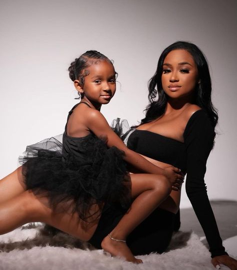 Unique Lashea, Mommy Daughter Photography, Mommy Daughter Photoshoot, Mommy Photos, Mommy Daughter Pictures, Daughter Pictures, Mommy Daughter Photos, Mother Daughter Photoshoot, Mommy And Baby Pictures