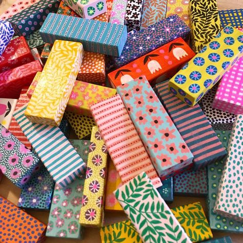 Diy Crafts With Jenga Blocks, Painting Jenga Blocks, Jenga Block Painting Ideas, Painted Jenga Blocks, Jenga Art, Jenga Ideas, Jenga Block Crafts, Jenga Diy, Posca Pens