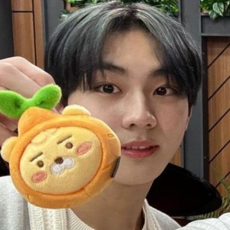 enhypen jungwon and sunoo matching icons ;; don't repost pls #pocketz Enhypen Matching Pfp, Jungwon And Niki, Enhypen Matching, Niki Nishimura, Icon Ig, Best Friend Match, Match Profile, Jungwon Icon, Kpop Couples