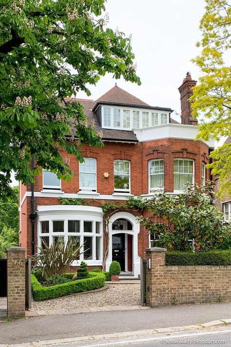 London Home Aesthetic Exterior, Manchester House Exterior, London Homes Exterior, Scottish House Exterior, London Detached House Exterior, London Houses Exterior, English Suburban House, British Houses Aesthetic, House London Aesthetic