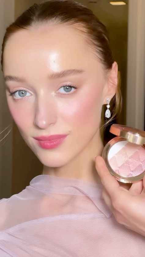 Charlotte Tilbury, MBE | 🌹💚 PHOEBE DYNEVOR’S ROSEBUD ROMANCE 💚🌹SLEEPING BEAUTIES: REAWAKENING FASHION 👗 2024 MET GALA 💫 Darlings, I was SO excited to be reunited… | Instagram Romantic English Rose Makeup, Phoebe Dynevor Charlotte Tilbury, Cool Pink Blush, Phoebe Dynevor Met Gala, Phoebe Dynevor Makeup, Bridal Makeup Light, Garden Party Makeup, Ethereal Beauty Aesthetic, Daytime Glam Makeup