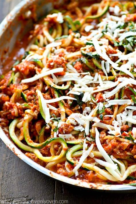 Turkey And Zucchini, Zucchini Noodles Salad, Turkey Bolognese, Sauce Bolognaise, Zucchini Noodle Recipes, Fancy Dinner Recipes, Zoodle Recipes, Spiralizer Recipes, Veggie Noodles