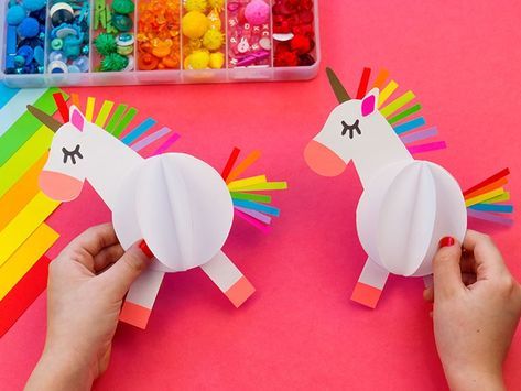 Eenhoorn knutselen | 15 Geweldige unicorn knutsels voor kinderen. Unicorn Arts And Crafts For Kids, Origami Unicorn Easy, Arts And Crafts For Kids Easy, Unicorn Crafts For Kids, Unicorn Craft, Pink Crafts, Unicorn Crafts, Crafts And Activities For Kids, Unicorn Art