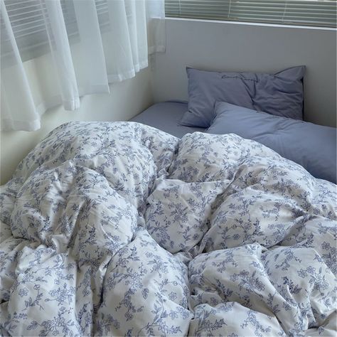 Aesthetic Bedding, Coastal Room, Cottagecore Decor, Floral Bedding, Redecorate Bedroom, Blue Rooms, Dream Room Inspiration, Room Makeover Inspiration, Blue Bedroom