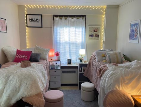 Sister Room Decor, Sister Room, Dorm Room Ideas, House Dream, Dorm Room Inspiration, Dorm Ideas, Room Remodel, Twins Room, Shared Bedrooms