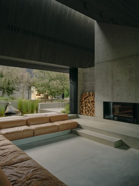 Home Tour | Merricks Farmhouse by Michael Lumby with Nielsen Jenkins Sunken Lounge, Sunken Living Room, Timber Panelling, Exposed Concrete, Timber Cladding, Architecture Awards, Lounge Design, Australian Homes, Luz Natural