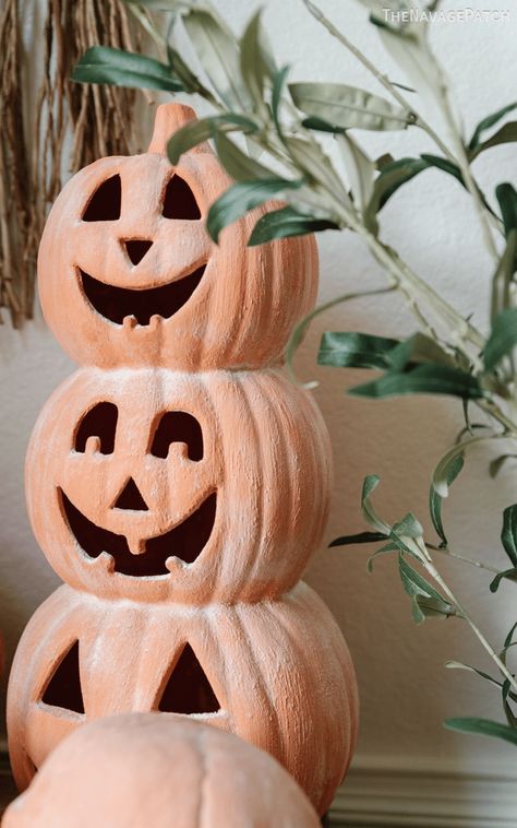 DIY Terracotta Pumpkins (Pottery Barn Dupe) | How to make viral terracotta pumpkins | Pottery Barn knockoff | How to get terracotta look with paint | Faux terracotta painting | Stone effect painting | Faux stone painting | Dollar Store pumpkin craft | Dollar Tree pumpkin craft | Easy fall craft ideas | Dollar Tree fall craft DIY | Pottery Barn dupe ideas | Pumpkin decor ideas | #TheNavagePatch | TheNavagePatch.com Painted Pumpkin Topiary, Jack O Lantern Topiary, Dollar Tree Crafts Pumkins, Fall Dollar Store Diy, Dollar Store Pumpkin Makeover, Vintage Fall Tablescapes, Diy Ceramic Pumpkins, Pottery Barn Pumpkin Hack, Terracotta Jack O Lantern