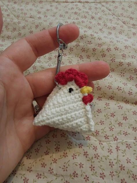 SOBABA: Les cocottes berlingots au crochet Confection Au Crochet, Crochet Diy, Crochet Crafts, Diy Crochet, Crochet Amigurumi, Free Crochet Pattern, Free Pattern, Crochet Earrings, Amigurumi