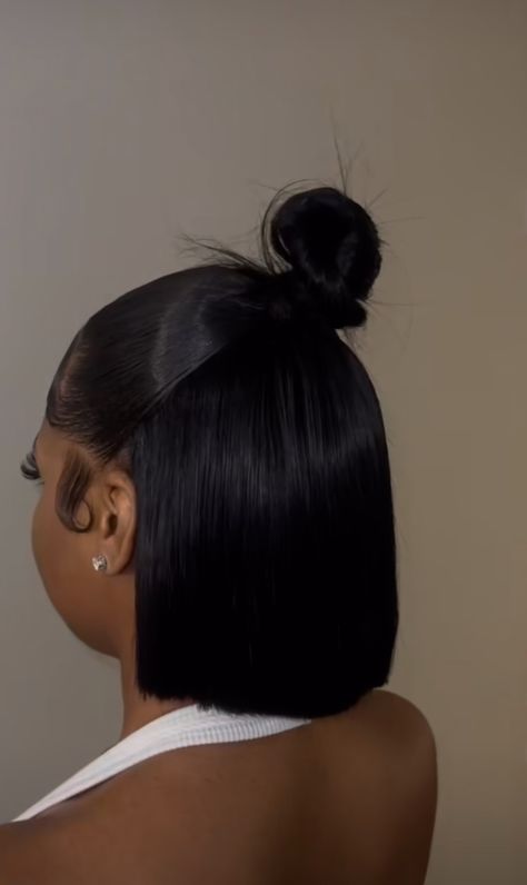 Relaxed Hair Bob Black Women, Haïr Style For Short Hair, Bob Install, Short Hair Top Knot, Slick Styles, Style For Short Hair, Relaxed Hair Journey, Wig Installation, Quick Natural Hair Styles