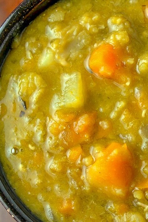 love it when comfort food and 'healthy' come together in one dish. Like in this full bodied nutritious vegetarian split pea soup. It's loaded with vegetables, well seasoned and satisfying. Smooth or chunky. Your choice. If you are too lazy to chop vegetables (like me), use a food processor for a great shortcut. Vegetarian Pea Soup, Vegetarian Split Pea Soup, Curried Sweet Potato Soup, Lentil Vegetable Soup, Pea Soup Recipe, Soup Crockpot, Green Split Peas, Split Pea Soup Recipe, Split Peas