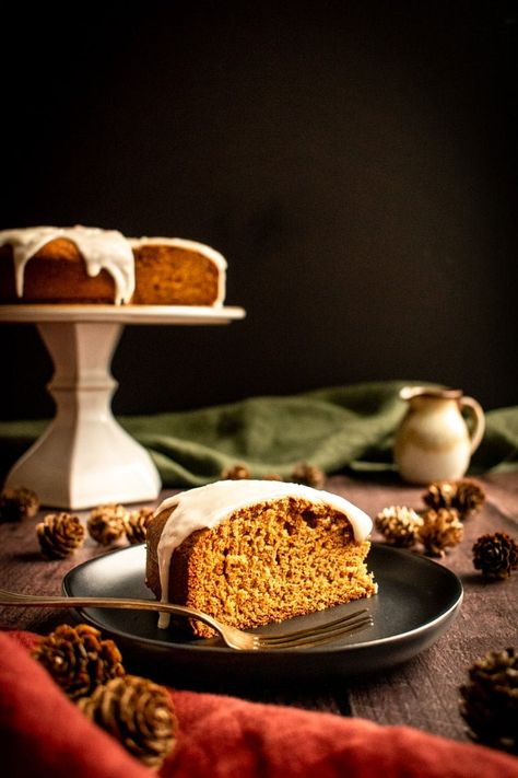 German Gingerbread Cake (Gewürzkuchen) German Spice Cake, German Gingerbread, Gingerbread Cake, Ginger And Honey, Spice Cake, The Perfect Christmas, Round Cake Pans, Molasses, Cake Batter