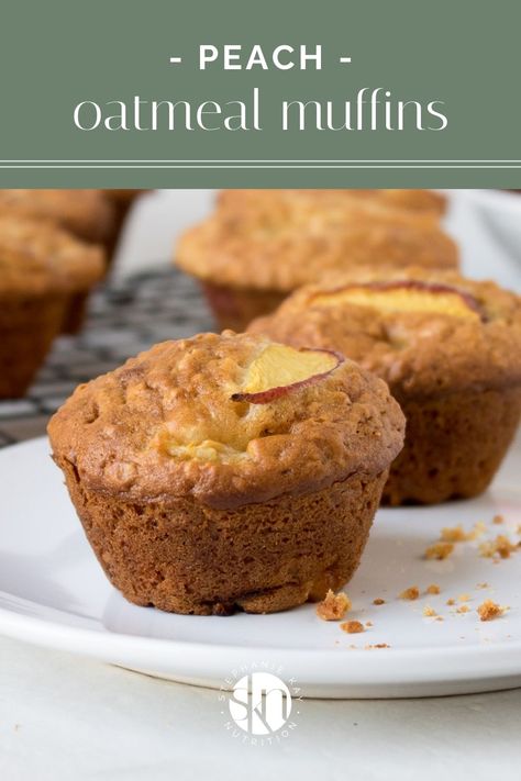 Healthy peach muffins! Made with fresh peaches and rolled oats, these peach oatmeal muffins are a healthy and delicious treat. Healthy Peach Muffins, Peach Oatmeal Muffins, Muffins With Oatmeal, Oatmeal Breakfast Muffins, Peach Healthy, Oatmeal Muffins Healthy, Peach Oatmeal, Peach Muffins, Easy Snacks For Kids