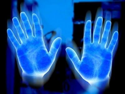 Petroleum Jelly also glows under black light. - I so didn't know that...tonic water does, too Blacklight Party, Diy Halloween Decor, Petroleum Jelly, Qi Gong, Mental Training, Glow Party, Neon Party, Halloween Props, Diy Halloween