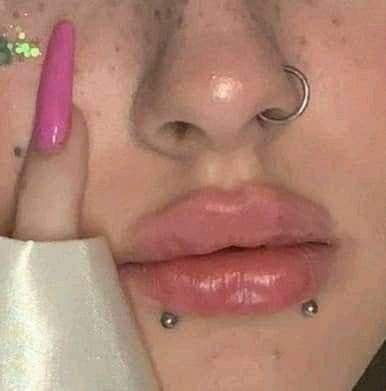 Snake Bite Piercing, Mouth Piercings, Snake Bite, Snakebites, Face Piercings, Cool Piercings, Face Jewellery, Cute Piercings, Facial Piercings