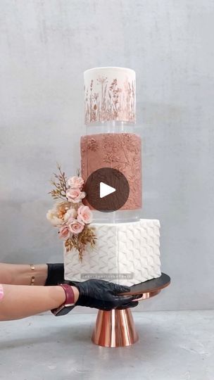 Wedding Cake Tutorial, Engagement Cakes, Cake Videos, Dark Eyes, Cake Tutorial, White Cake, Cake Decoration, Cake Designs, Video Tutorial