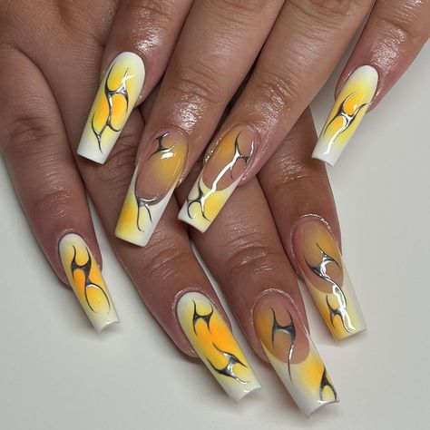 Yellow Airbrush Nails, Sunburst Nails, Summer Nails Dark, Yellow Nails Aesthetic, Yellow Aura Nails, Disco Nails, Freestyle Nails, Euphoria Nails, Yellow Nails Design