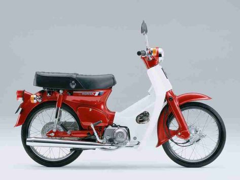 The indestructible Honda Cub C90 Honda, Gas Powered Scooters, Honda C50, Honda 50, Honda C70, Vintage Honda Motorcycles, Best Motorbike, Honda Super Cub, Honda Cub