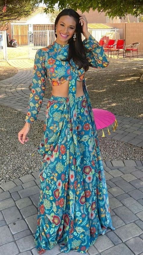 Floral Sari, Mehndi Outfit, Flower Print Pattern, Frill Skirt, Traditional Indian Dress, Indo Western Dress, High Neck Blouse, Indian Dress, Boho Chic Outfits