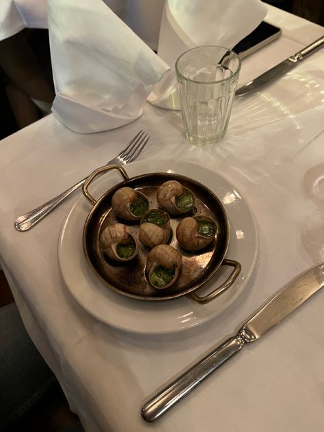 Snail Food, Snails Recipe, Food Vibes, Fire Food, Paris Restaurants, Wine And Dine, Pop Vinyl, Pretty Food, Om Nom